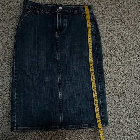 Vintage Gap Denim Skirt Size 2 straight pencil cut, Below Knee, high rear slit - Picture 4 of 8